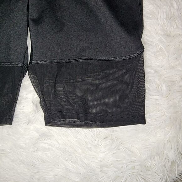 Victoria's Secret PINK Active Bike Short - Picture 5 of 7